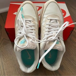 Nike Air Max 90 - Size 6